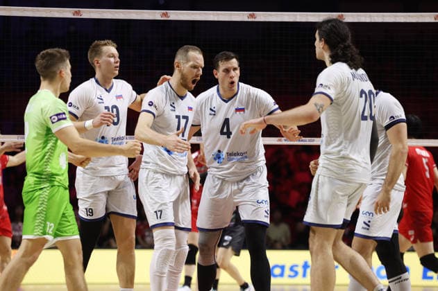(260802) -- NINGBO, Aug. 2, 2026 -- Players of Slovenia celebrate during the 3rd-place match between Slovenia and Japan at the 2026 Volleyball Nations League (VNL) Men s Final Round in Ningbo, east China s Zhejiang Province, Aug. 2, 2026. (Photo by Xinhua) (SP)CHINA-NINGBO-VOLLEYBALL-VOLLEYBALL NATIONS LEAGUE-3RD PLACE-SLO VS JPN SuoxXianglu 