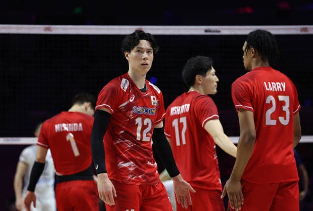 (260802) -- NINGBO, Aug. 2, 2026 -- Takahashi Ran (3rd R) of Japan reacts during the 3rd-place match between Slovenia and Japan at the 2026 Volleyball Nations League (VNL) Men s Final Round in Ningbo, east China s Zhejiang Province, Aug. 2, 2026. (Photo by Xinhua) (SP)CHINA-NINGBO-VOLLEYBALL-VOLLEYBALL NATIONS LEAGUE-3RD PLACE-SLO VS JPN SuoxXianglu 