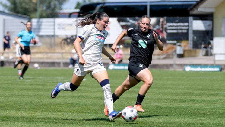 v.li.: Pia Munzert (TSG II, 15), Sarah Stöckmann (Viktoria, 22), Zweikampf, Spielszene, Duell, duel, tackle, tackling, Dynamik, Action, Aktion, 02.08.2026, St. Leon-Rot (Deutschland), Fussball, 2. Frauen-Bundesliga, TSG 1899 Hoffenheim U20 - FC Viktoria Berlin, DFB DFL REGULATIONS PROHIBIT ANY USE OF PHOTOGRAPHS AS IMAGE SEQUENCES AND OR QUASI-VIDEO. *** From left: Pia Munzert (TSG II), 15, Sarah Stöckmann (Viktoria), 22, tackle, game scene, duel, tackle, tackling, dynamism, action, 02 08 2026, St. Leon-Rot, Germany, soccer, Women’s Bundesliga 2, TSG 1899 Hoffenheim U20 vs. FC Viktoria Berlin, DFB and DFL regulations prohibit any use of photographs as image sequences and or quasi-video xozx