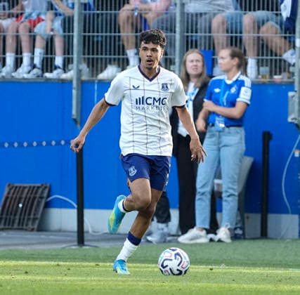 Foto : Adam Aznou (Everton) HSV Saisoneröffnung am Sa. 01.08.2026 Fussball Testspiel der Herren Hamburger SV - FC Everton *** Photo by Adam Aznou: Everton vs. HSV Season Opener on Sat, Aug. 1, 2026—Men s Soccer Friendly Match between Hamburger SV and Everton FC