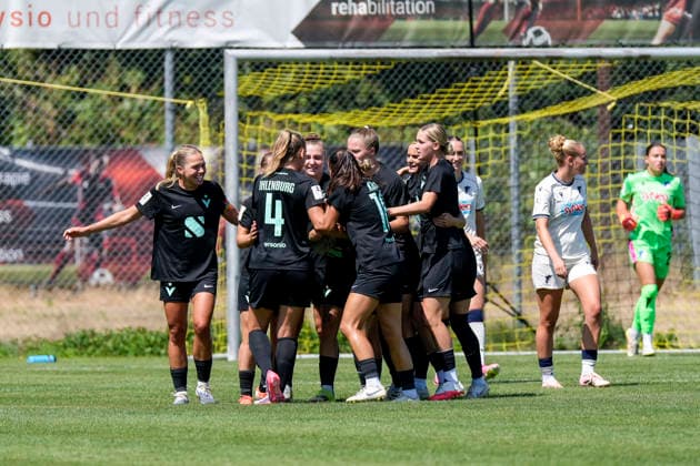Spielerinnen vom FC Viktoria Berlin, jubeln über das Tor zum 0:1, Jubel, Torjubel, Torerfolg, celebrate the goal, goal, celebration, jubelt ueber das Tor, Freuen, Freude, freut sich, optimistisch, positiv, Spielszene, Highlight, Action, Aktion, 02.08.2026, St. Leon-Rot (Deutschland), Fussball, 2. Frauen-Bundesliga, TSG 1899 Hoffenheim U20 - FC Viktoria Berlin, DFB DFL REGULATIONS PROHIBIT ANY USE OF PHOTOGRAPHS AS IMAGE SEQUENCES AND OR QUASI-VIDEO. *** Players from FC Viktoria Berlin celebrate the goal that makes the score 0–1, Celebration, goal celebration, scoring a goal, celebrate the goal, goal, celebration, celebrating the goal, joy, happiness, happy, optimistic, positive, game scene, highlight, action, 02 08 2026, St. Leon-Rot, Germany, soccer, Women’s Bundesliga 2, TSG 1899 Hoffenheim U20 vs. FC Viktoria Berlin, DFB and DFL regulations prohibit any use of photographs as image sequences and or quasi-video xozx