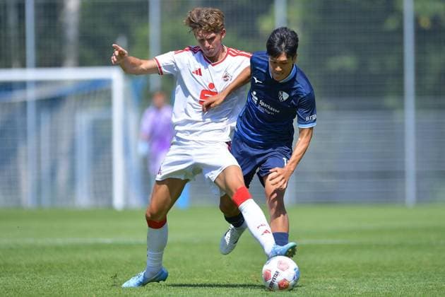 VfL Bochum U19 - 1. FC Köln U19 ** NUR FÜR REDAKTIONELLE ZWECKE ** EDITORIAL USE ONLY **<p>Fußball DFB-Pokal A-Junioren 1. Runde: VfL Bochum U19 - 1. FC Köln U19 am 02.08.2026 am Nachwuchszentrum Hiltroper Straße in Bochum Lennard Völp ( 1. FC Köln U19 ), links - Siyeong Yang ( VfL Bochum U19 ), rechts Deutschland Nordrhein-Westfalen Bochum Copyright: ThorstenxTillmann *** VfL Bochum U19 vs. 1. FC Köln U19 ** FOR EDITORIAL USE ONLY ** EDITORIAL USE ONLY ** p Soccer DFB Cup A Juniors 1st Round VfL Bochum U19 vs. 1 FC Köln U19 on August 2, 2026, at the Youth Training Center on Hiltroper Straße in Bochum Lennard Völp of 1 FC Köln U19, on the left, Siyeong Yang (VfL Bochum U19), on the right, Germany, North Rhine-Westphalia, Bochum. Copyright ThorstenxTillmann Copyright: ThorstenxTillmann doc86zfcbfadljsspkpbsa ,EDITORIAL USE ONLY