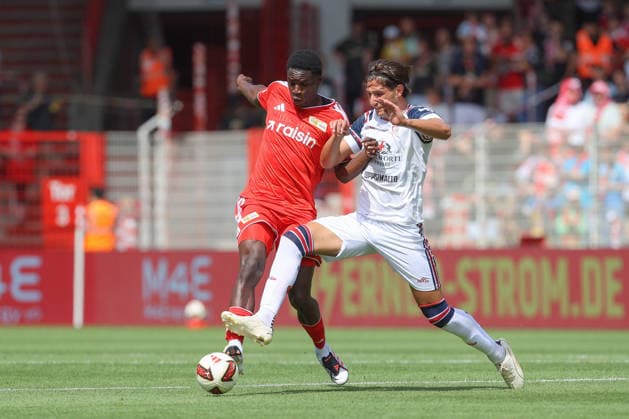 02.08.2026, xtgx, Fussball, Testspiel, 1. FC Union Berlin - Cagliari Calcio v.l. Derrick KoÂ¶hn (Union Berlin, 17) Gennaro Borelli (Cagliari, 29) Zweikampf, Duell, Kampf, tackle (DFL DFB REGULATIONS PROHIBIT ANY USE OF PHOTOGRAPHS as IMAGE SEQUENCES and or QUASI-VIDEO) Berlin *** August 2, 2026, xtgx, Soccer, Friendly Match, 1. FC Union Berlin vs. Cagliari Calcio, Derrick Köschn (Union Berlin), 17 Gennaro Borelli (Cagliari), 29 Tackle, Duel, Battle, DFL DFB REGULATIONS PROHIBIT ANY USE OF PHOTOGRAPHS AS IMAGE SEQUENCES AND OR QUASI-VIDEO Berlin