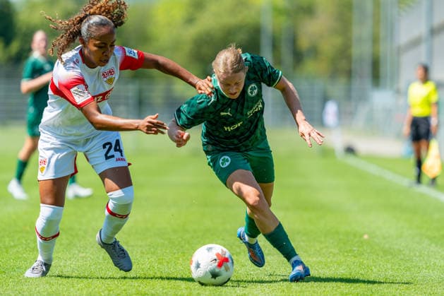 Testspiel: VfB Stuttgart vs. SpVgg Greuther Fürth; 02.08.2026 Stuttgart, GERMANY - 02. August 2026: Katana Norman (VfB Stuttgart, 24) im Zweikampf während dem Testspiel zwischen dem VfB Stuttgart und dem SpVgg Greuther Fürth auf dem Sportgelände des Clubzentrum des VfB Stuttgart. *** Friendly Match: VfB Stuttgart vs. SpVgg Greuther Fürth, August 2, 2026, Stuttgart, GERMANY August 2, 2026 Katana Norman of VfB Stuttgart, 24, in a tackle during the friendly match between VfB Stuttgart and SpVgg Greuther Fürth at the sports complex of the VfB Stuttgart Club Center Copyright: xBEAUTIFULxSPORTS Steinx
