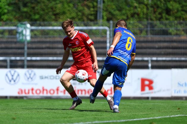 32 Luca Palzer (FC Eintracht Norderstedt), 6 Yegor Melenivskyi (SV Atlas Delmenhorst) Fußball I Herren I Regionalliga Nord I Saison 2026-2027 I 1. Spieltag I FC Eintracht Norderstedt - SV Atlas Delmenhorst I 02.08.2026 I Edmund-Plambeck-Stadion *** 32 Luca Palzer, FC Eintracht Norderstedt, 6 Yegor Melenivskyi SV Atlas Delmenhorst Men s Soccer I Regionalliga Nord I 2026–2027 Season I Matchday 1 I FC Eintracht Norderstedt vs. SV Atlas Delmenhorst I August 2, 2026 I Edmund Plambeck Stadium