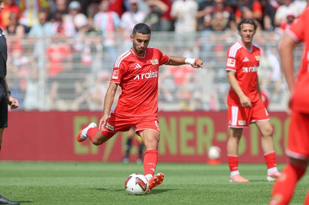02.08.2026, xtgx, Fussball, Testspiel, 1. FC Union Berlin - Cagliari Calcio v.l. Livan Burcu (Union Berlin, 9) Torschuss, schiesst den Ball aufs Tor, Schuss (DFL DFB REGULATIONS PROHIBIT ANY USE OF PHOTOGRAPHS as IMAGE SEQUENCES and or QUASI-VIDEO) Berlin *** August 2, 2026, xtgx, Soccer, Friendly Match, 1. FC Union Berlin vs. Cagliari Calcio, Livan Burcu (Union Berlin), 9 shots on goal, shoots the ball toward the goal, Shot DFL DFB REGULATIONS PROHIBIT ANY USE OF PHOTOGRAPHS as IMAGE SEQUENCES and or QUASI-VIDEO Berlin