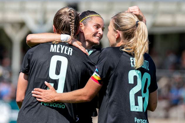 v.li.: Torschützin Christin Meyer (Viktoria, 9), Laura Casanovas Diaz (Viktoria, 53), Nina Ehegötz (Viktoria, 29, Kapitänin), Spielerinnen vom FC Viktoria Berlin, jubeln über das Tor zum 0:2, Jubel, Torjubel, Torerfolg, celebrate the goal, goal, celebration, jubelt ueber das Tor, Freuen, Freude, freut sich, optimistisch, positiv, Spielszene, Highlight, Action, Aktion, 02.08.2026, St. Leon-Rot (Deutschland), Fussball, 2. Frauen-Bundesliga, TSG 1899 Hoffenheim U20 - FC Viktoria Berlin, DFB DFL REGULATIONS PROHIBIT ANY USE OF PHOTOGRAPHS AS IMAGE SEQUENCES AND OR QUASI-VIDEO. *** From left: Goal scorer Christin Meyer (Viktoria, 9), Laura Casanovas Diaz (Viktoria, 53), Nina Ehegötz (Viktoria, 29, captain), players from FC Viktoria Berlin, celebrating the goal that made it 0–2, Celebration, goal celebration, scoring a goal, celebrating the goal, goal, celebration, celebrating the goal, joy, happiness, happy, optimistic, positive, game scene, highlight, action, 02 08 2026, St. Leon-Rot, Germany, soccer, Women’s Bundesliga 2, TSG 1899 Hoffenheim U20 vs. FC Viktoria Berlin, DFB and DFL regulations prohibit any use of photographs as image sequences and or quasi-video xozx