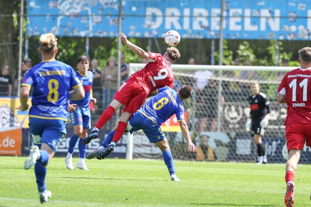 Fußball I Herren I Saison 2026 2027 I Regionalliga Nord I 1.Spieltag I Eintracht Norderstedt - SV Atlas Delmenhorst I 02.08.2026 Lukas Krüger (9, FC Eintracht Norderstedt) Dinand Gijsen (8, SV Atlas Delmenhorst) *** Soccer I Men s I 2026–2027 Season I Regionalliga Nord I Matchday 1 I Eintracht Norderstedt vs. SV Atlas Delmenhorst I August 2, 2026 Lukas Krüger 9, FC Eintracht Norderstedt Dinand Gijsen 8, SV Atlas Delmenhorst Copyright: xLobeca RalfxHomburgx