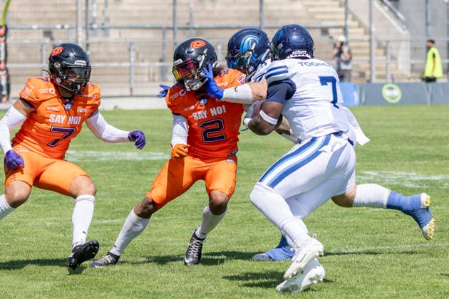 EFA - European Football Alliance: Frankfurt Galaxy - Nordic Storm, 02.08.2026 Mason Chambers (Frankfurt Galaxy 2) & David Strobel (Nordic Storm 52) & Glen Toonga (Nordic Storm 7), Frankfurt Galaxy - Nordic Storm, Frankfurt, PSD Bank Arena, 2.8.2026 *** EFA European Football Alliance Frankfurt Galaxy vs. Nordic Storm, August 2, 2026 Mason Chambers (Frankfurt Galaxy) 2, David Strobel (Nordic Storm) 52, Glen Toonga (Nordic Storm) 7, Frankfurt Galaxy vs. Nordic Storm, Frankfurt, PSD Bank Arena, August 2, 2026 Copyright: xBEAUTIFULxSPORTS Gawlikx