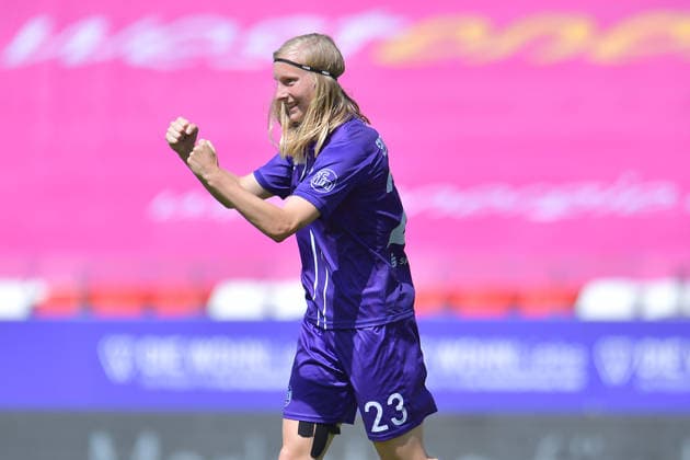 Fußball 2.Frauen-Bundesliga Saison 2026 2027 1. Spieltag: SGS Essen - Eintracht Frankfurt II am 02.08.2026 im Stadion an der Hafenstraße in Essen Torjubel zum 3:1 durch Kyra Spitzner ( SGS Essen ) Nordrhein-Westfalen Deutschland *** Women s Soccer 2 Bundesliga, 2026–2027 Season, Matchday 1: SGS Essen vs. Eintracht Frankfurt II on August 2, 2026, at the Stadion an der Hafenstraße in Essen. Celebration of the 3–1 goal scored by Kyra Spitzner. SGS Essen, North Rhine-Westphalia, Germany