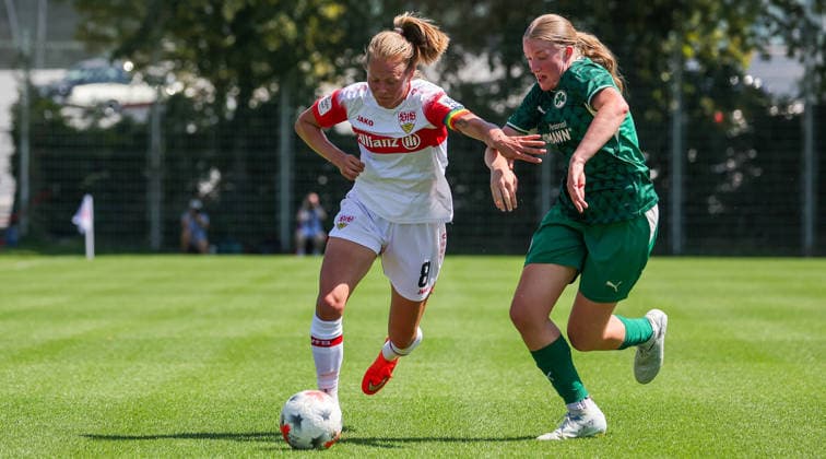 2026.08.02, Deutschland, Stuttgart, Fußball VfB Stuttgart Frauen vs. Spvgg Greuther Fürth, v.l. Maximiliane Rall (VfB), Sophie Rudel (Fürth) *** August 2, 2026, Germany, Stuttgart, Soccer: VfB Stuttgart Women vs. Spvgg Greuther Fürth; from left: Maximiliane Rall (VfB), Sophie Rudel (Fürth)