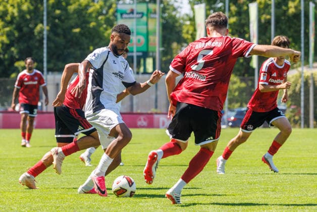 02.08.2026 - Fussball - Saison 2026 2027 - Testspiel Freundschaftsspiel Vorbereitungsspiel: 1. FC Nürnberg Nuernberg FCN ( Club ) - FSV Frankfurt - Sportfoto Zink DaMa - xdaxmax - Emmanuel McDonald (9, FSV Frankfurt ) Styopa Mkrtchyan (5, 1. FC Nürnberg FCN ) *** August 2, 2026 Soccer Season 2026–2027 Exhibition Match Friendly Match Preseason Match 1. FC Nürnberg Nuremberg FCN Club FSV Frankfurt Sports Photo Zink DaMa xdaxmax Emmanuel McDonald 9, FSV Frankfurt Styopa Mkrtchyan 5, 1 FC Nuremberg FCN