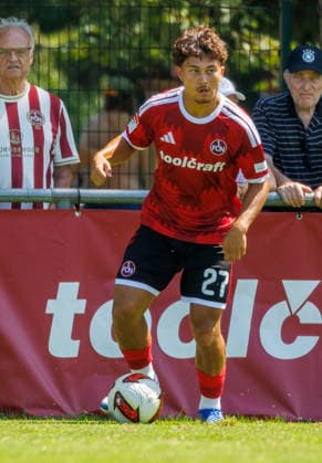 02.08.2026 - Fussball - Saison 2026 2027 - Testspiel Freundschaftsspiel Vorbereitungsspiel: 1. FC Nürnberg Nuernberg FCN ( Club ) - FSV Frankfurt - Sportfoto Zink DaMa - xdaxmax - Justin von der Hitz (27, 1. FC Nürnberg FCN ) - Freisteller Einzelbild *** August 2, 2026 Soccer Season 2026–2027 Exhibition Match Friendly Match Preseason Match 1 FC Nuremberg Nuremberg FCN Club FSV Frankfurt Sports Photo Zink DaMa xdaxmax Justin von der Hitz 27, 1 FC Nuremberg FCN Cutout Single Image