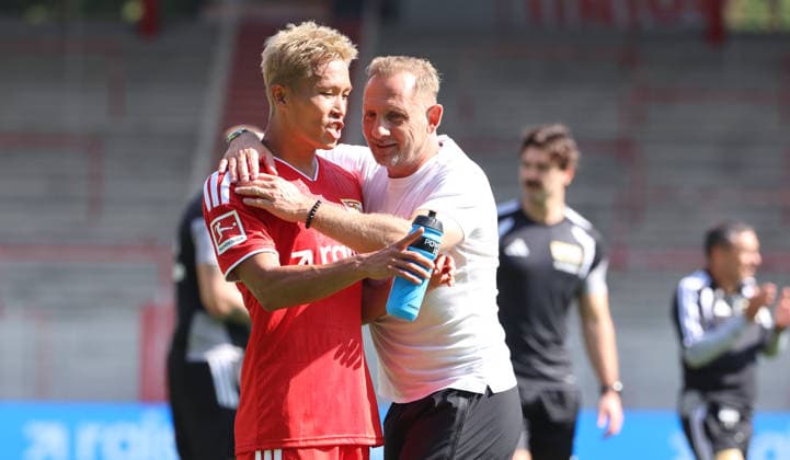 Wooyeong Jeong und Trainer Mauro Lustrinelli nach Spielende Fußball Fussball Bundesliga Herren DFL Testspiel Saison 2026 2027 02.08.2026 1.FC Union Berlin FCU vs. Cagliari Calcio DFL regulations prohibit any use of photographs as image sequences and or quasi-video. *** Wooyeong Jeong and Coach Mauro Lustrinelli after the game Sports Soccer Bundesliga Men s DFL Friendly Match 2026–2027 Season February 8, 2026 1. FC Union Berlin (FCU) vs. Cagliari Calcio DFL regulations prohibit any use of photographs as image sequences and or quasi-video