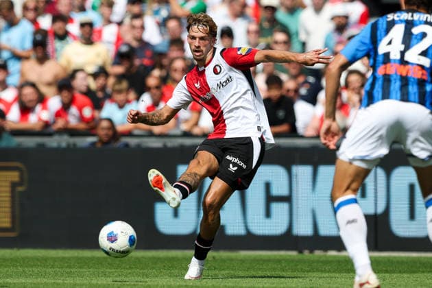 2026-08-02 Feyenoord v Atalanta Bergamo - Pre Season Friendly ROTTERDAM, NETHERLANDS - AUGUST 2: Luciano Valente of Feyenoord shoots the ball during the Pre Season Friendly match between Feyenoord and Atalanta Bergamo at Stadion Feijenoord on August 2, 2026 in Rotterdam, Netherlands. Rotterdam Stadion Feijenoord Netherlands Content not available for redistribution in The Netherlands directly or indirectly through any third parties. Copyright: xHansxvanxderxValkx