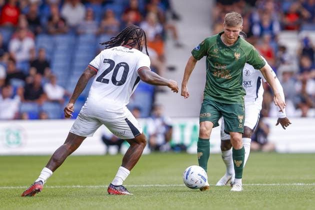 LUTON , 02-08-2026 , Kenilworth Road , season 2026 2027 , Dutch Pre-season football . friendly match between Luton Town and Go Ahead Eagles, final result 0-1, Luton FC player Kasey Polner GA Eagles player Victor Edvardsen Luton Town - Go Ahead Eagles (friendly)  x205405330x Copyright: