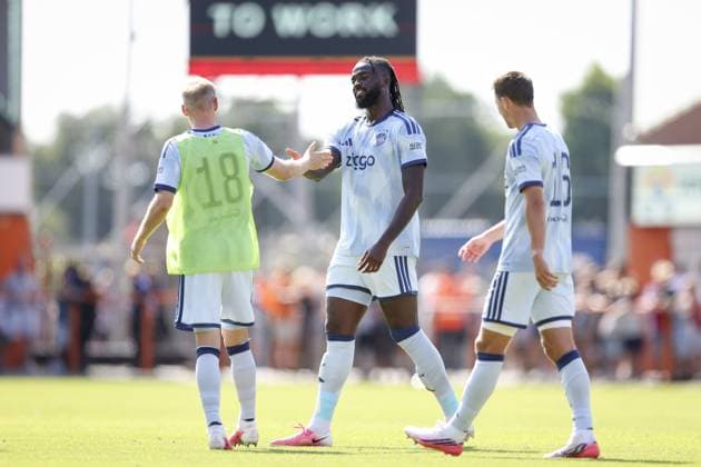 VOLENDAM - Tolu Arokadare (m) of Ajax celebrates scoring the 3-1, his first goal for the Amsterdam club, during the friendly match between FC Volendam and AFC Ajax at the Kras Stadium on August 2, 2026 in Volendam, the Netherlands. SONNY LENSEN ANP Friendly 2026 27 xVIxANPxSportx xxANPxIVx 564755999 originalFilename: 564755999.jpg