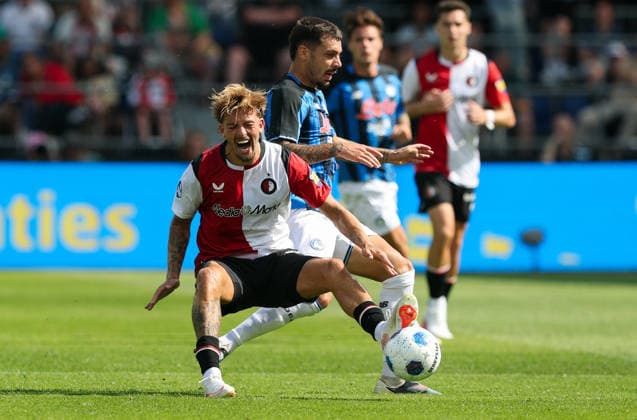 2026-08-02 Feyenoord v Atalanta Bergamo - Pre Season Friendly ROTTERDAM, NETHERLANDS - AUGUST 2: Gianluca Gaetano of Atalanta Bergamo make a foul on Luciano Valente of Feyenoord during the Pre Season Friendly match between Feyenoord and Atalanta Bergamo at Stadion Feijenoord on August 2, 2026 in Rotterdam, Netherlands. Rotterdam Stadion Feijenoord Netherlands Content not available for redistribution in The Netherlands directly or indirectly through any third parties. Copyright: xHansxvanxderxValkx