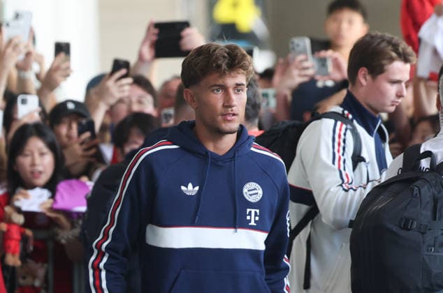 SKO, Tom Bischof (Bayern Muenchen 8), FC Bayern Muenchen landet in Jeju (Suedkorea), Saison 2026-27, 02.08.2026 SKO, FC Bayern Muenchen landet in Jeju (Suedkorea), Saison 2026-27, 02.08.2026 Jeju *** SKO, Tom Bischof Bayern Munich 8, FC Bayern Munich arrives in Jeju, South Korea, 2026–27 season, February 8, 2026 SKO, FC Bayern Munich lands in Jeju, South Korea, 2026–27 season, February 8, 2026, Jeju Copyright: xEibner-Pressefoto JoergxNiebergax JNL
