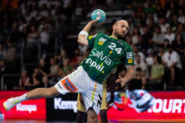 Marcel SCHILLER (FRISCH AUF! Goeppingen, 24) erzielt ein Tor, Aktion, Torwurf GER, FRISCH AUF! Goeppingen vs. Sporting Lissabon, Handball, Testspiel Vorbereitung, Spielzeit 2026 2027, 02.08.2026, GER, FRISCH AUF! Goeppingen vs. Sporting Lissabon, Handball, Testspiel Vorbereitung, Spielzeit 2026 2027, 02.08.2026, Neu-Ulm *** Marcel SCHILLER, FRISCH AUF Goeppingen, No. 24 scores a goal, play, shot on goal, GER, FRISCH AUF Goeppingen vs. Sporting Lisbon, handball, preseason friendly, 2026–2027 season, August 2, 2026, GER, FRISCH AUF Goeppingen vs. Sporting Lisbon, handball, preseason friendly, 2026–2027 season, August 2, 2026, Neu Ulm Copyright: xEibnerxPressefoto OliverxSchmidtx EP_OST