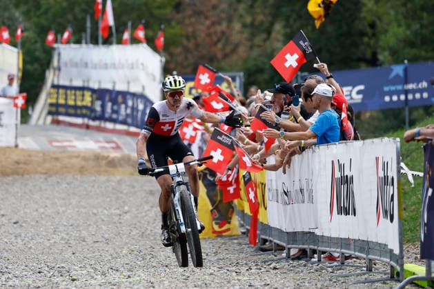 02.08.2026, Monteceneri, Monte Ceneri, 2026 UEC MTB European Championship, EM, Europameisterschaft XCO Men Elite s Final (cross country olympic) Fabio Püntener 1 (SUI) arriving in third position Monteceneri Monte Ceneri Ticino Switzerland *** August 2, 2026, Monteceneri, Monte Ceneri, 2026 UEC MTB European Championship XCO Men s Elite Final, Cross Country Olympic: Fabio Püntener (1, SUI) finishes in third place in Monteceneri, Monte Ceneri, Ticino, Switzerland Copyright: xJustPictures.ch FrancescoxMinghettix jp-en-FrMi-_NG_2588