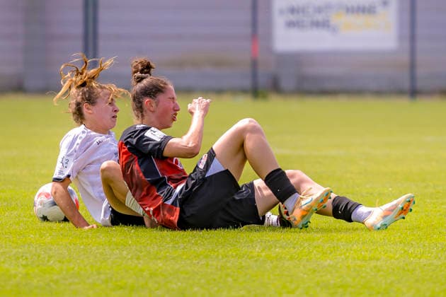 Ingolstadt, Deutschland 02. August 2026: 2. BL - Frauen - 2026 2027 - Sp. 1 - FC Ingolstadt 04 gegen 1. FFC Turbine Potsdam Im Bild: v. li. im Zweikampf Elena Gößler Goessler (1.FFC) und Emma Kusch (FCI) DFL DFB regulations prohibit any use of photographs as image sequences and or quasi-video ESV-Stadion Bayern *** Ingolstadt, Germany, August 2, 2026, 2nd Division Women 2026–2027, Matchday 1: FC Ingolstadt 04 vs. 1 FFC Turbine Potsdam. Pictured from left in a tackle: Elena Gößler (Goessler) of 1 FFC and Emma Kusch of FCI. DFL and DFB regulations prohibit any use of photographs as image sequences and or quasi-video. ESV Stadion Bayern Copyright: xFotostandx xSchäferx