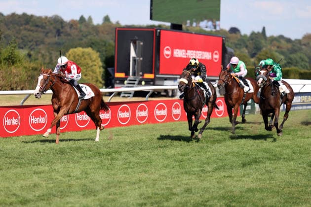 02.08.2026, Duesseldorf, Nordrhein-Westfalen, GER - Sommersby mit Eduardo Pedroza gewinnt den Fritz Henkel-Preis. Galopprennbahn Duesseldorf-Grafenberg. (Pferd, Jockey, Sommersby, Pedroza, Sieg, Ziel, Zielankunft) 260802SG986DUESSELDORF.JPG *** August 2, 2026, Düsseldorf, North Rhine-Westphalia, GER: Sommersby, ridden by Eduardo Pedroza, wins the Fritz Henkel Prize at the Düsseldorf-Grafenberg Racetrack; horse, jockey, Sommersby, Pedroza, victory, finish line, finish 260802SG986DUESSELDORF JPG
