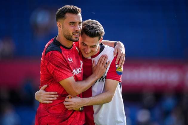 ROTTERDAM , 02-08-2026 , Stadium Feijenoord de Kuip , season 2026 2027 , Dutch preseason football , Friendly match between Feyenoord and Atalanta Bergamo (Kuip Cup) , picture shows Feyenoord player Charles Vanhoutte and Feyenoord player Nacho Ferri Feyenoord - Atalanta (friendly)  x205408144x Copyright: