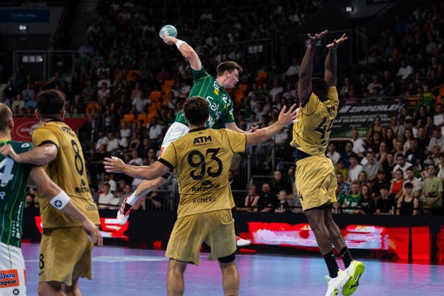 Oskar SUNNEFELDT (FRISCH AUF! Goeppingen, 27) erzielt ein Tor, Aktion, Torwurf GER, FRISCH AUF! Goeppingen vs. Sporting Lissabon, Handball, Testspiel Vorbereitung, Spielzeit 2026 2027, 02.08.2026, GER, FRISCH AUF! Goeppingen vs. Sporting Lissabon, Handball, Testspiel Vorbereitung, Spielzeit 2026 2027, 02.08.2026, Neu-Ulm *** Oskar SUNNEFELDT, FRISCH AUF Goeppingen, No. 27, scores a goal, play, shot on goal, GER, FRISCH AUF Goeppingen vs. Sporting Lisbon, handball, preseason friendly, 2026–2027 season, August 2, 2026, GER, FRISCH AUF Goeppingen vs. Sporting Lisbon, handball, preseason friendly, 2026–2027 season, August 2, 2026, Neu Ulm Copyright: xEibnerxPressefoto OliverxSchmidtx EP_OST