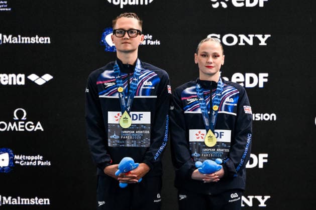 Isabelle Thorpe, Ranjuo Tomblin of Great Britain, gold attend the medal ceremony of the artistic swimming Duet Tech Mixed Final during the European Aquatics Championships at the Olympic Aquatic Center in Paris (France), August 2, 2026. Andrea Staccioli