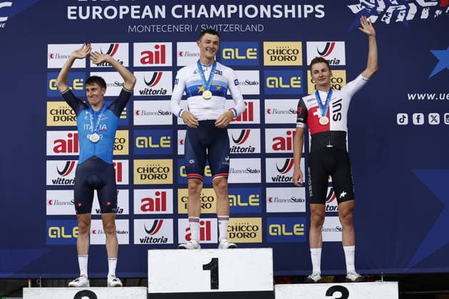 02.08.2026, Monteceneri, Monte Ceneri, 2026 UEC MTB European Championship, EM, Europameisterschaft XCO Men Elite s Final (cross country olympic) Juri Zanotti 9 (ITA) 2nd place and silver medal, Charlie Aldridge 2 (GBR) 1st place, European Champion and gold medal and Fabio Püntener 1 (SUI) 3rd place and bronze medal Monteceneri Monte Ceneri Ticino Switzerland *** August 2, 2026, Monteceneri, Monte Ceneri, 2026 UEC MTB European Championship XCO Men s Elite Final, Cross-Country Olympic: Juri Zanotti 9 ITA, 2nd place and silver medal, Charlie Aldridge 2 GBR 1st place, European Champion, and gold medal; and Fabio Püntener 1 SUI 3rd place and bronze medal; Monteceneri, Monte Ceneri, Ticino, Switzerland Copyright: xJustPictures.ch FrancescoxMinghettix jp-en-FrMi-_NG_2751