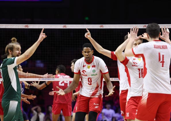 Sport Bilder des Tages (260802) -- NINGBO, Aug. 2, 2026 -- Players of Poland celebrate scoring during the final match between Poland and the United States at the 2026 Volleyball Nations League (VNL) Men s Final Round in Ningbo, east China s Zhejiang Province, Aug. 2, 2026. (Photo by Xinhua) (SP)CHINA-NINGBO-VOLLEYBALL-VOLLEYBALL NATIONS LEAGUE-FINAL (CN) SuoxXianglu 