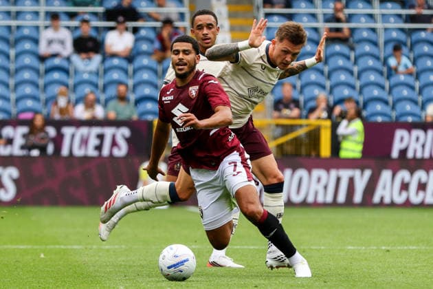 BURNLEY, ENGLAND - AUGUST 2: Zakaria Aboukhlal of Torino controls the ball during the pre-season friendly match between Burnley and Torino at Turf Moor on August 2, 2026 in Burnley, England.  Copyright: xSeanxChandlerx xSPPx Sportspressphoto_SPR199440