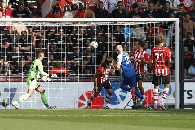 EINDHOVEN , 02-08-2026 , Philips Stadium , Dutch football Johan Cruijff Schaal season 2026 2027, Match between PSV - AZ , picture shows , AZ player Mexx Meerdink scores 0-1 for AZ PSV - AZ (JC Cup)  x205409541x Copyright: