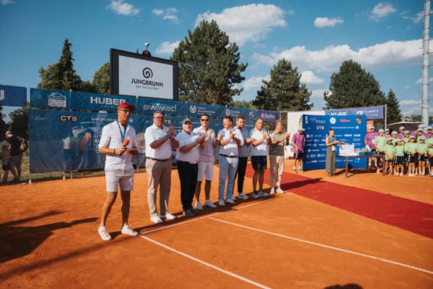Danksagung von Oliver Unger, Andi Fechter und weiteren Offiziellen der 27. Ladies Open Hechingen, Tennis, 27. CTS Ladies Open Hechingen, 02.08.2026, Tennis, 27. CTS Ladies Open Hechingen, 02.08.2026, Hechingen *** Acknowledgments from Oliver Unger, Andi Fechter, and other officials of the 27th Hechingen Ladies Open, Tennis, 27th CTS Hechingen Ladies Open, August 2, 2026, Tennis, 27th CTS Ladies Open Hechingen, August 2, 2026, Hechingen Copyright: xEibner-Pressefoto MaxxVogelx EP_MVL