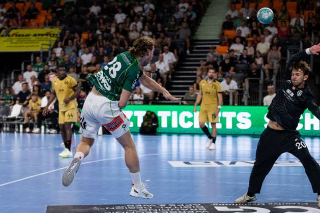 Franko LASTRO (FRISCH AUF! Goeppingen, 28) erzielt ein Tor, Aktion, Torwurf GER, FRISCH AUF! Goeppingen vs. Sporting Lissabon, Handball, Testspiel Vorbereitung, Spielzeit 2026 2027, 02.08.2026, GER, FRISCH AUF! Goeppingen vs. Sporting Lissabon, Handball, Testspiel Vorbereitung, Spielzeit 2026 2027, 02.08.2026, Neu-Ulm *** Franko LASTRO, FRISCH AUF Goeppingen, No. 28 scores a goal, play, shot on goal, GER, FRISCH AUF Goeppingen vs. Sporting Lisbon, handball, preseason friendly, 2026–2027 season, August 2, 2026, GER, FRISCH AUF Goeppingen vs. Sporting Lisbon, handball, preseason friendly, 2026–2027 season, August 2, 2026, Neu Ulm Copyright: xEibnerxPressefoto OliverxSchmidtx EP_OST
