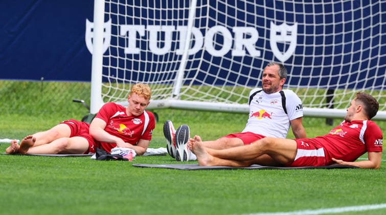 RB Leipzig - AUT Trainingslager Bundesliga Saalfelden, 02.08.2026, Gut Brandlhof, Fussball, Bundesliga, GER , RB Leipzig - Trainingslager in Saalfelden am Steinernen Meer AUT. , Im Bild v.l.: Nicolas Seiwald, Marcel Schäfer Schaefer (RB Leipzig, Geschäftsführer und Christoph Baumgartner , *** RB Leipzig (AUT) Training Camp, Bundesliga, Saalfelden, August 2, 2026, Gut Brandlhof, Soccer, Bundesliga, GER, RB Leipzig training camp in Saalfelden am Steinernen Meer, AUT. Pictured from left: Nicolas Seiwald, Marcel Schäfer (Schaefer) of RB Leipzig, Managing Director of Sports, and Christoph Baumgartner, Picture Point