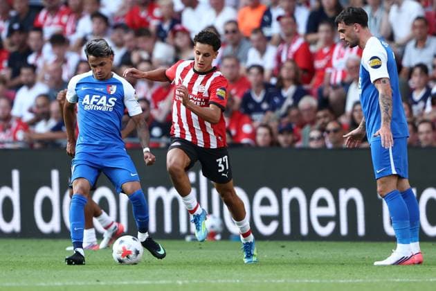 EINDHOVEN , 02-08-2026 , Philips Stadium , Dutch football Johan Cruijff Schaal season 2026 2027, Match between PSV - AZ , picture shows , AZ player Weslley Patati , PSV player Amir Bouhamdi PSV - AZ (JC Cup)  x205411404x Copyright:
