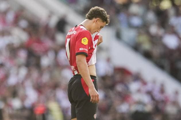 EINDHOVEN - Ruben van Bommel of PSV Eindhoven reacts after trailing 0-4 during the 30th edition of the Johan Cruyff Shield between PSV Eindhoven and AZ Alkmaar at the Phillips Stadium on August 2, 2026 in Eindhoven, the Netherlands. TOBIAS KLEUVER ANP Johan Cruijff Shield 2026 27 xVIxANPxSportx xxANPxIVx 564766339 originalFilename: 564766339.jpg