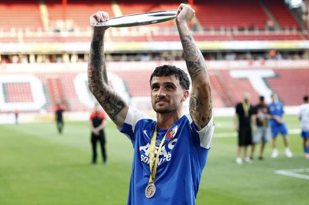EINDHOVEN , 02-08-2026 , Philips Stadium , Dutch football Johan Cruijff Schaal season 2026 2027, Match between PSV - AZ , picture shows , AZ player Troy Parrott celebrating the winning off the Johan Cruijf Schaal PSV - AZ (JC Cup)  x205412870x Copyright: