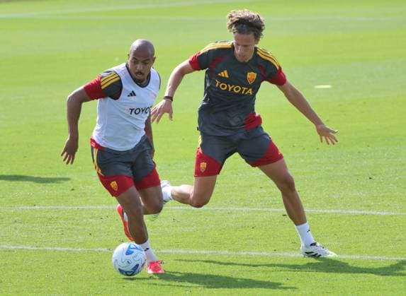 IPA87195200 - Cardiff, July 31, 2026. AS Roma training sessions at the 2026–2027 training camp. Pictured: Malen& xD; (Photo by Gino Mancini)  Copyright: xGinoxMancini IPAxSportx xx 87195200