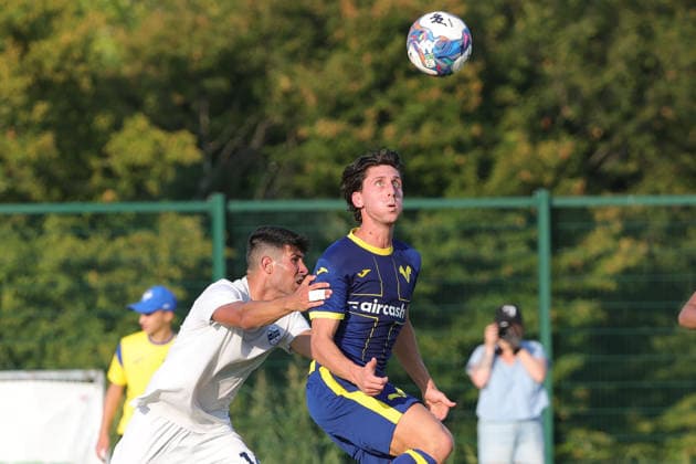 IPA87195328 - Samuele Mulattieri of Hellas Verona FC during the friendly match between Hellas Verona and Calcio Lecco 1912 at the Campo Sportivo Comunale di Villafranca di Verona on August 2, 2026, in Villafranca di Verona, VR.  Copyright: xEmanuelexPennacchio IPAxSportx xx 87195328