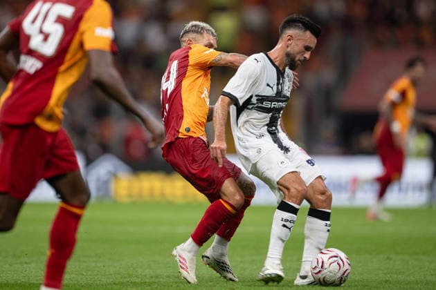 Galatasaray v Rennes - Friendlies ISTANBUL, TURKIYE - AUGUST 2: Lucas Torreira (L) of Galatasaray in action during friendlies between Galatasaray and Rennes at RAMS Park in Istanbul, Turkiye on August 2, 2026. Celal Gunes Anadolu Istanbul Turkey. Editorial use only. Please get in touch for any other usage.  Copyright: x2026xAnadoluxCelalxGunesx