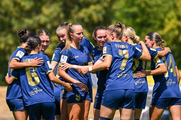 02.08.2026, Fußball, 2. Frauen-Bundesliga, 2026 2027, 1. Spieltag, SG 99 Andernach - SV Meppen Freude bei Andernachs Speilerinnen nach dem frühen Tor. *** August 2, 2026, Soccer, Women s Bundesliga 2, 2026–2027, Matchday 1, SG 99 Andernach vs. SV Meppen: Andernach s players celebrate after scoring an early goal