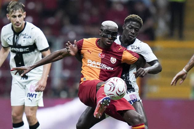 Sport Bilder des Tages Galatasaray v Rennes - Friendlies ISTANBUL, TURKIYE - AUGUST 2: Victor Osimhen (L) of Galatasaray in action against Aboubakar Nagida (R) of Rennes during friendlies between Galatasaray and Rennes at RAMS Park in Istanbul, Turkiye on August 2, 2026. Arife Karakum Anadolu Istanbul Turkey. Editorial use only. Please get in touch for any other usage.  Copyright: x2026xAnadoluxArifexKarakumx