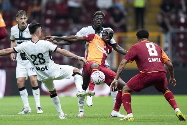 Galatasaray v Rennes - Friendlies ISTANBUL, TURKIYE - AUGUST 2: Victor Osimhen (C) of Galatasaray in action against Adrien Thomasson (28) of Rennes during friendlies between Galatasaray and Rennes at RAMS Park in Istanbul, Turkiye on August 2, 2026. Arife Karakum Anadolu Istanbul Turkey. Editorial use only. Please get in touch for any other usage.  Copyright: x2026xAnadoluxArifexKarakumx