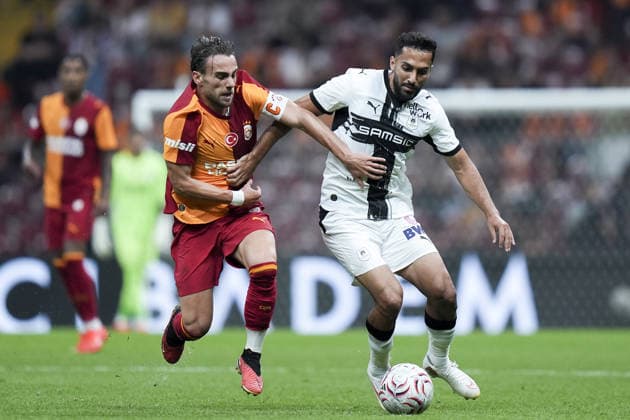Galatasaray v Rennes - Friendlies ISTANBUL, TURKIYE - AUGUST 2: Yunus Akgun (L) of Galatasaray in action against Moussa Al Tamari (R) of Rennes during friendlies between Galatasaray and Rennes at RAMS Park in Istanbul, Turkiye on August 2, 2026. Arife Karakum Anadolu Istanbul Turkey. Editorial use only. Please get in touch for any other usage.  Copyright: x2026xAnadoluxArifexKarakumx