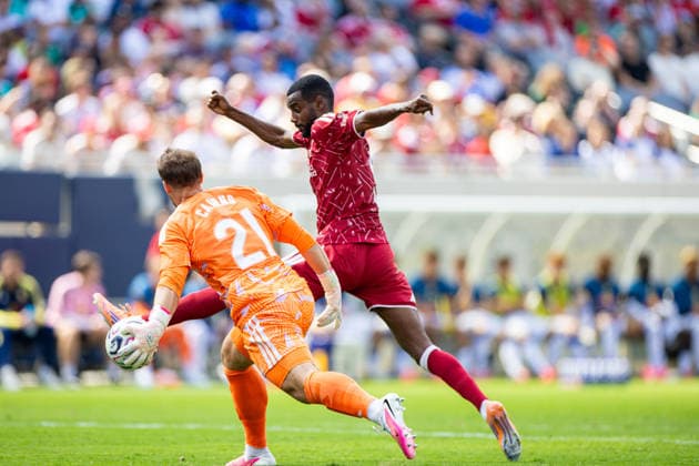 Football - Pre-Season - Liverpool FC v Leeds United FC CHICAGO, USA - Sunday, August 2, 2026: Liverpool s Alexander Isak during a pre-season friendly match between Liverpool FC and Leeds United at Soldier Field. (Photo by David Rawcliffe Propaganda) CHICAGO Endeavor Health Performance Cent ILLINOIS UNITED STATES OF AMERICA  Copyright: xDavidxRawcliffex P2026-08-02-Liverpool_Leeds-38