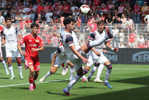 Julien Friedrich, Fugueiredo Da Silva am Ball Zweikampf Spielszene Aktion Fußball Fussball Bundesliga Herren DFL Testspiel Saison 2026 2027 02.08.2026 1.FC Union Berlin FCU vs. Cagliari Calcio DFL regulations prohibit any use of photographs as image sequences and or quasi-video. *** Julien Friedrich, Fugueiredo Da Silva on the ball, tackle, game scene, action, sports, soccer, Bundesliga, men’s, DFL, friendly match, 2026–2027 season, February 8, 2026, 1. FC Union Berlin (FCU) vs. Cagliari Calcio. DFL regulations prohibit any use of photographs as image sequences and or quasi video
