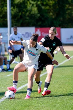 v.li.: Madita Röhrl (TSG II, 8), Melina Reuter (Viktoria, 7), Zweikampf, Spielszene, Duell, duel, tackle, tackling, Dynamik, Action, Aktion, 02.08.2026, St. Leon-Rot (Deutschland), Fussball, 2. Frauen-Bundesliga, TSG 1899 Hoffenheim U20 - FC Viktoria Berlin, DFB DFL REGULATIONS PROHIBIT ANY USE OF PHOTOGRAPHS AS IMAGE SEQUENCES AND OR QUASI-VIDEO. *** v li Madita Röhrl TSG II, 8, Melina Reuter Viktoria, 7, tackle, game scene, duel, tackle, tackling, dynamism, action, 02 08 2026, St. Leon-Rot, Germany, soccer, Women’s Bundesliga 2, TSG 1899 Hoffenheim U20 vs. FC Viktoria Berlin, DFB and DFL regulations prohibit any use of photographs as image sequences and or quasi-video xozx